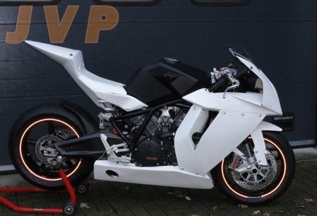 KTM RC8 2010 Black Edition - circuit 