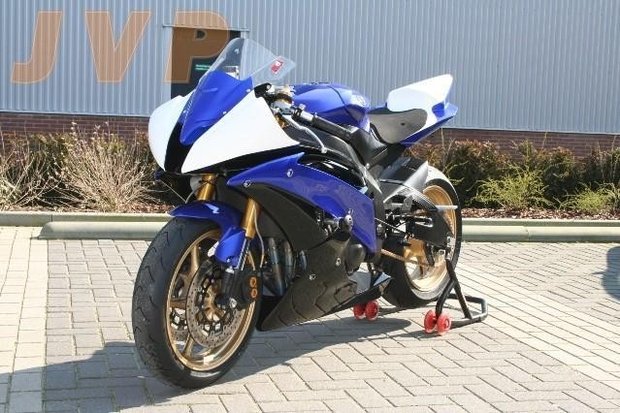 YAMAHA YZF R6 2009 - circuit