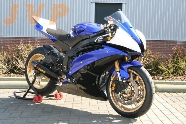 YAMAHA YZF R6 2009 - circuit