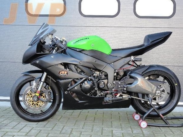 Kawasaki ZX6R 2010 - circuit 