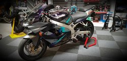 Kawasaki ZX9R 2002 / met kenteken  ( VERKOCHT )